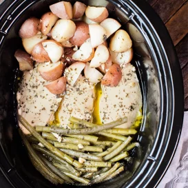 Slow Cooker Seasoned Chicken, Potatoes, and Green Beans